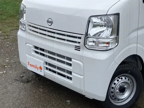 Nissan Clipper Van