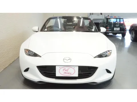 Mazda MX-5 (Roadster)