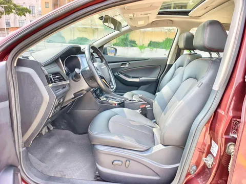 Venucia T70
