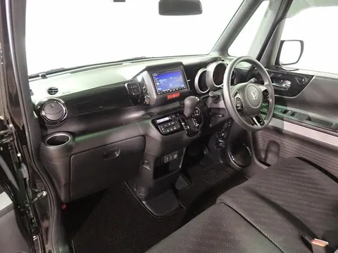 Honda N-BOX Slash
