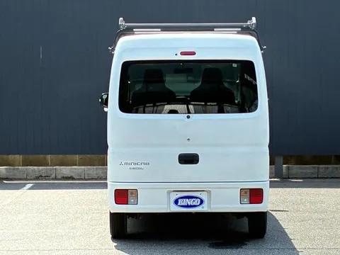 Mitsubishi Minicab Van