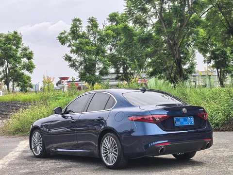 Alfa Romeo Giulia