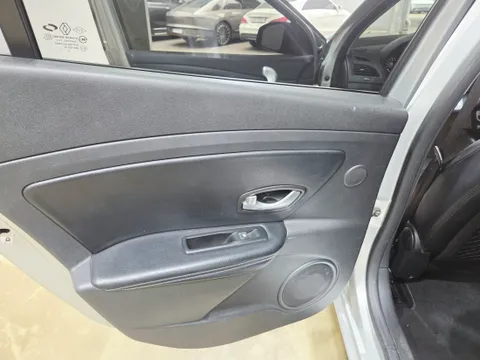 Renault SM3