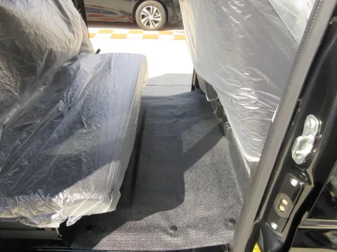 Nissan Clipper Van