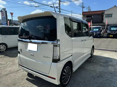 Honda N-BOX Custom