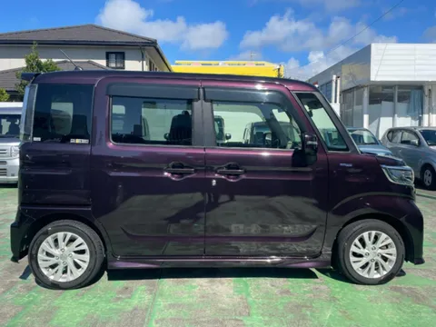 Suzuki Spacia