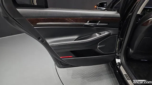 Genesis G90 (EQ900)