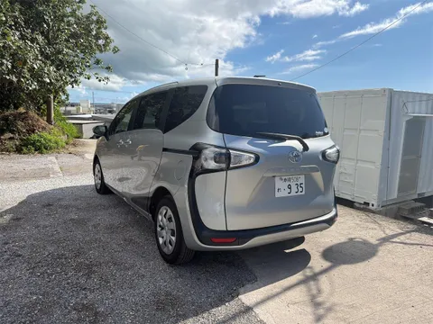 Toyota Sienta