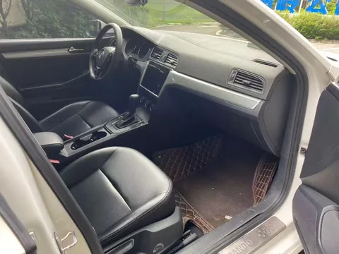Volkswagen Lamando