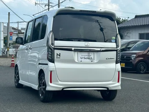 Honda N-BOX Custom