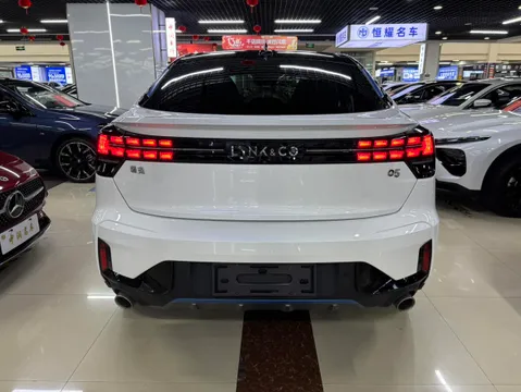 Lynk & Co 05
