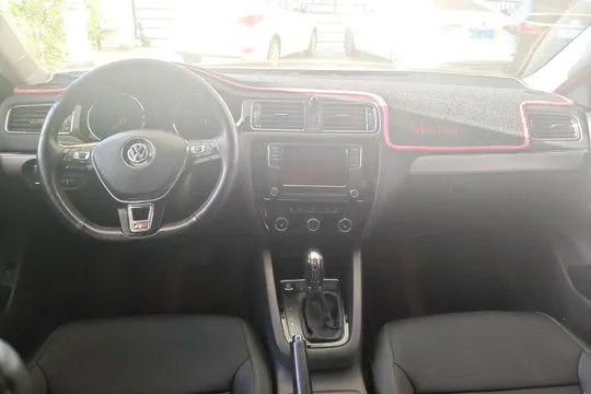 Volkswagen Sagitar