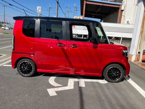 Honda N-BOX Custom