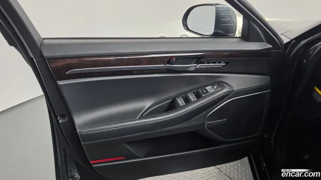 Genesis G90 (EQ900)
