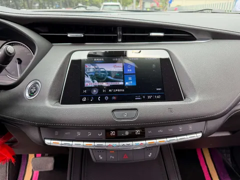 Cadillac XT4