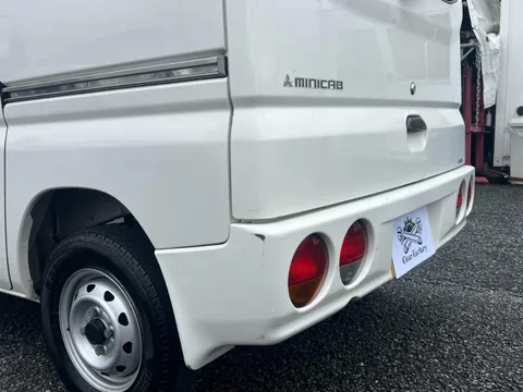 Mitsubishi Minicab Van