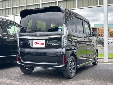 Honda N-BOX Custom