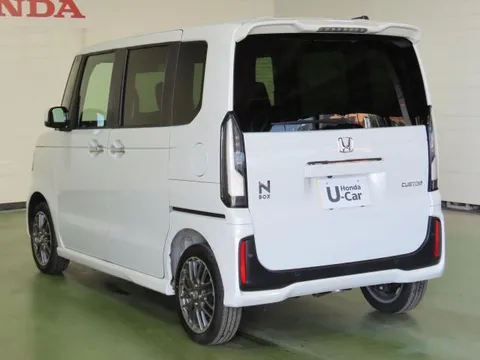 Honda N-BOX Custom