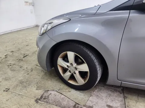 Hyundai Elantra (Avante)