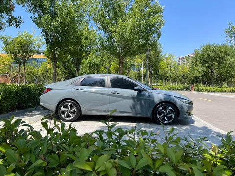 Hyundai Elantra (Avante)