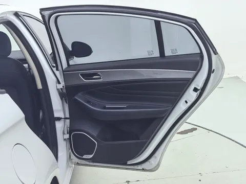 Chery Arrizo 5