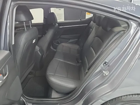 Hyundai Elantra (Avante)