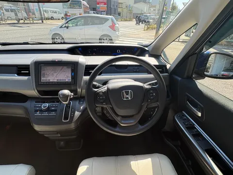Honda Freed Plus