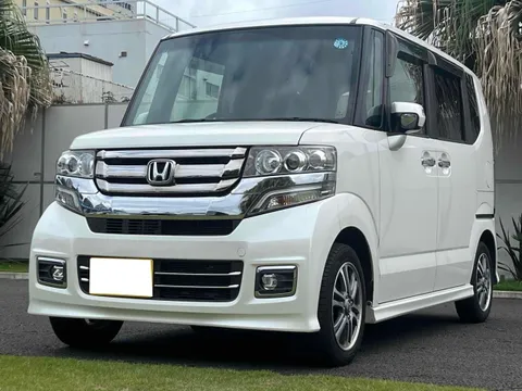 Honda N-BOX Custom