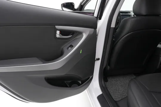 Hyundai Elantra (Avante)