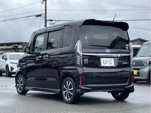 Honda N-BOX Custom