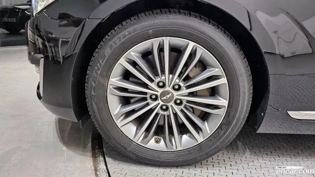 Genesis G90 (EQ900)