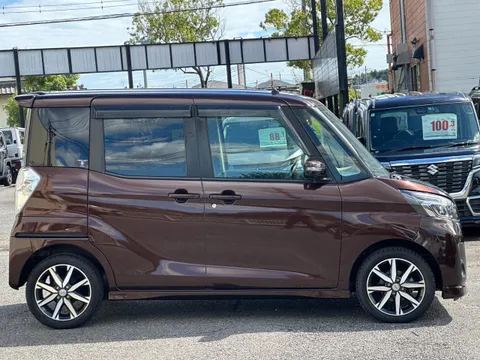 Nissan Dayz Roox