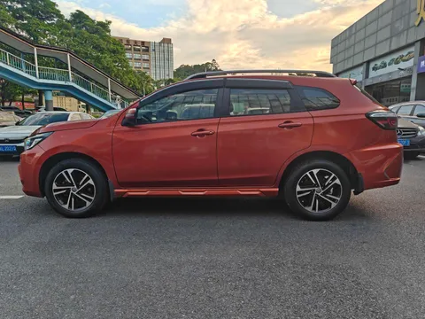 Venucia T70