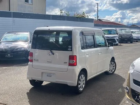 Toyota Pixis Space