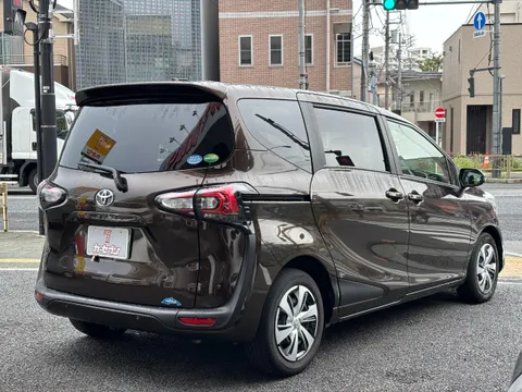 Toyota Sienta