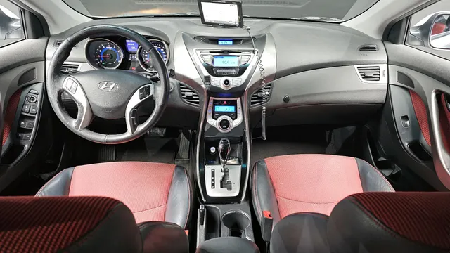 Hyundai Elantra (Avante)