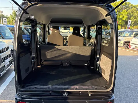 Nissan Clipper Van