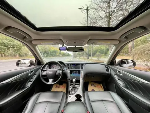 Infiniti Q50L