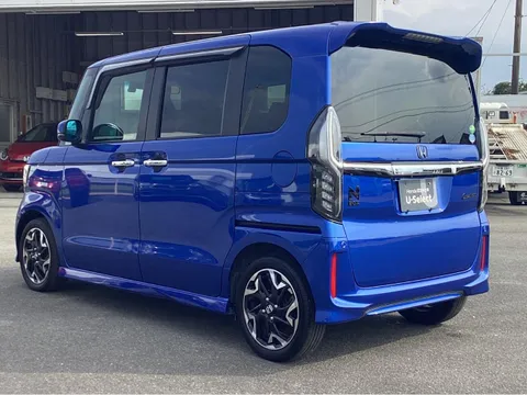 Honda N-BOX Custom