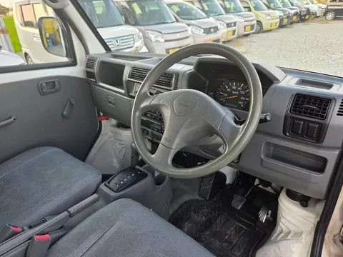 Mitsubishi Minicab Van
