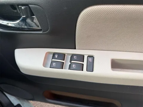 Daihatsu Mira Tocot