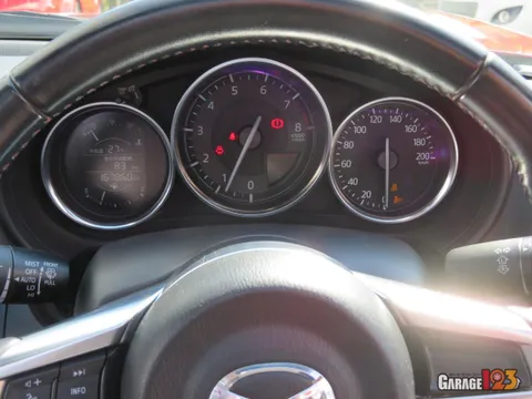 Mazda MX-5 (Roadster)