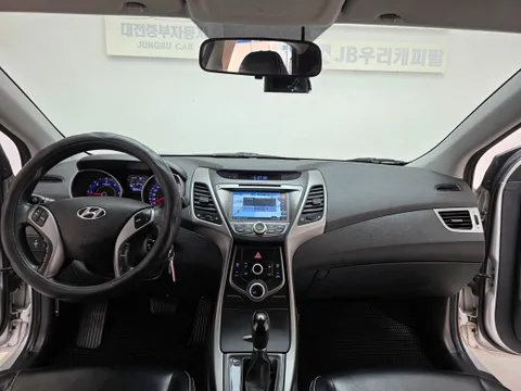 Hyundai Elantra (Avante)