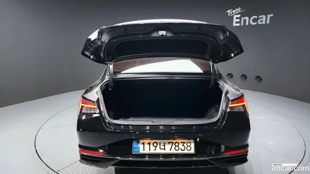 Hyundai Elantra (Avante)