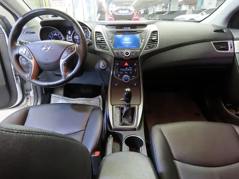 Hyundai Elantra (Avante)