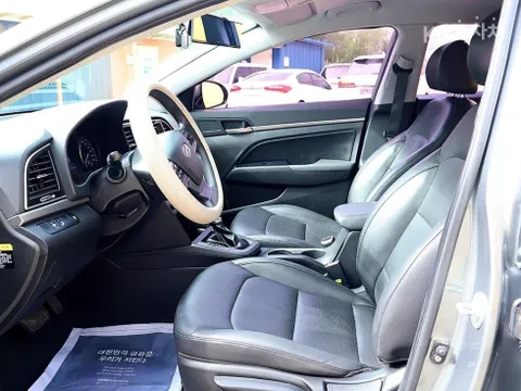 Hyundai Elantra (Avante)