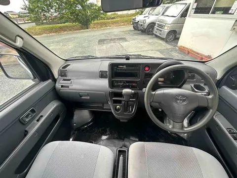 Toyota Pixis Van