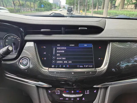 Cadillac XT6