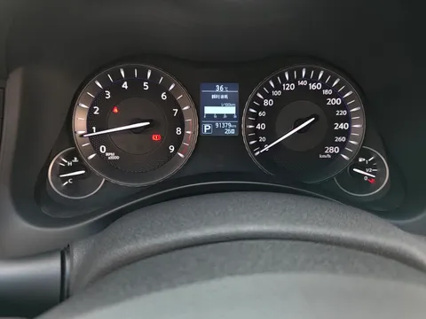Infiniti Q70
