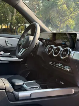 Mercedes-Benz Mercedes-Benz GLB